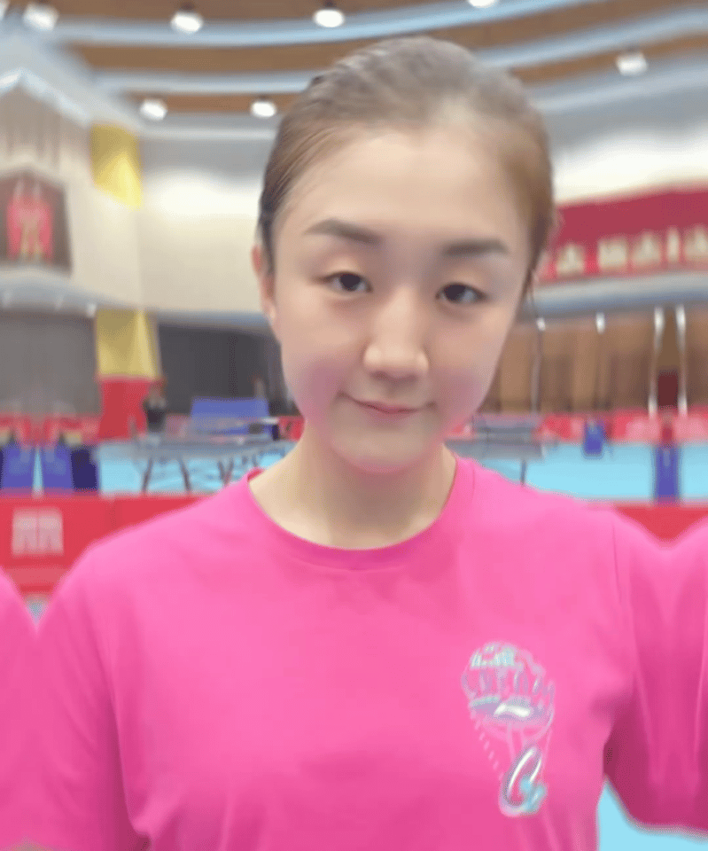 他因伤缺席了4个赛季，却逆袭拿到5年CBA顶薪合同，还抱得美人归