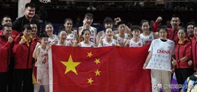 CBA名场面！主帅亲自脱衣服上场 结果打成全队正负值第一 周鹏真硬
